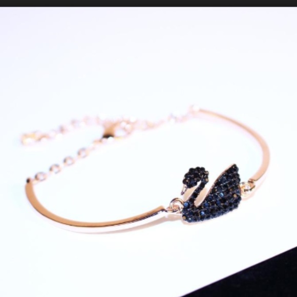 Swarovski Swan Bracelet - Picture 1 of 4